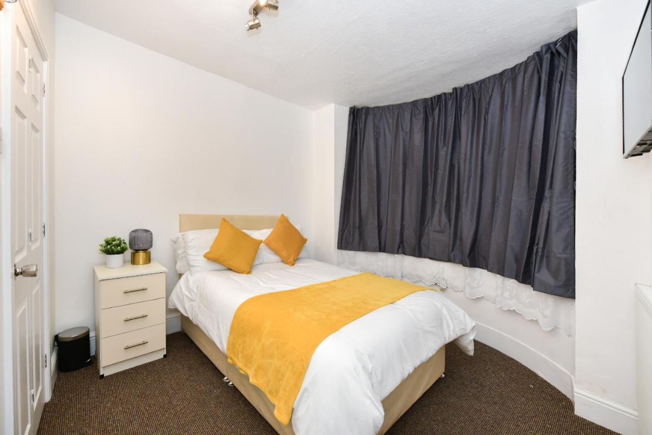 Beautiful Accommodation Near Reading City Centre Szoba fotó